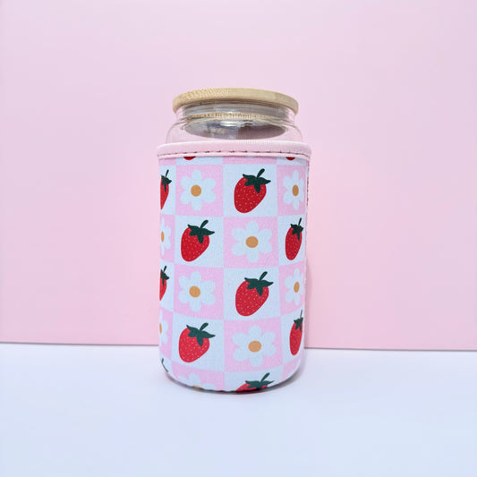 Strawberry Daisies Drink Sleeve